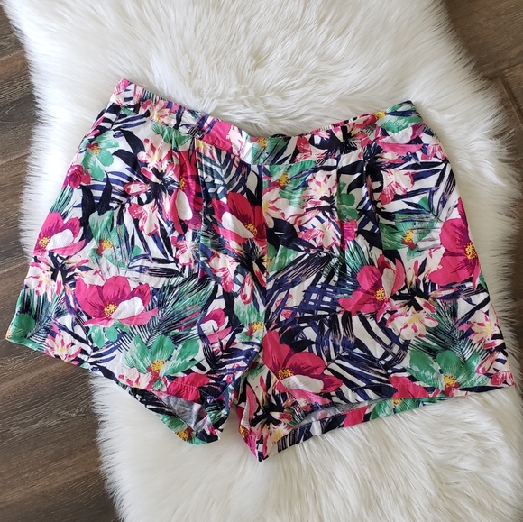 H&M Pants - B2G1 H&M Colorful Tropical Floral Print Shorts
